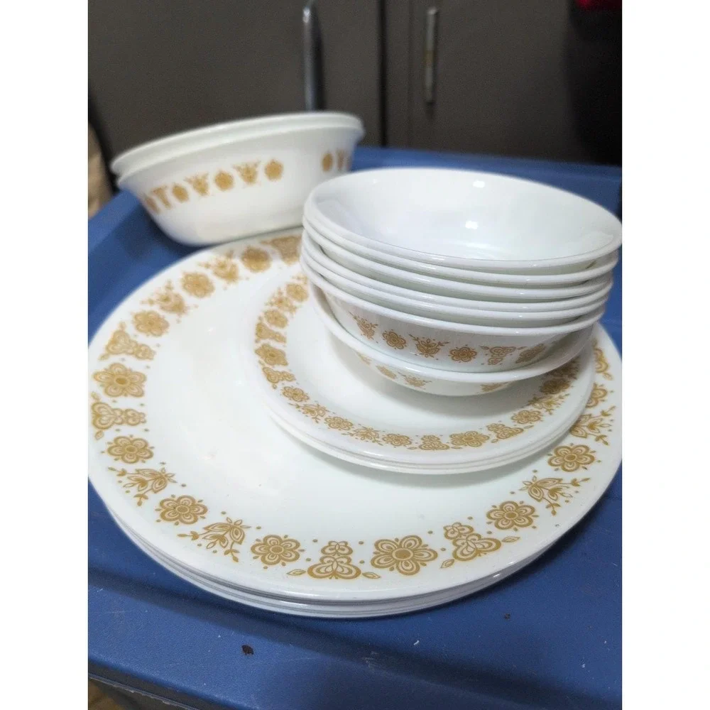 Lot of 20 Vintage Corelle by Corning Butterfly Gold Dinner Plates Bread Bowls
